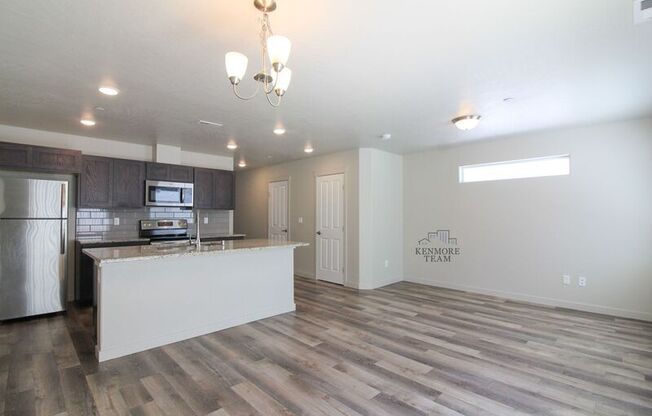 5747 W ALBANY PL
