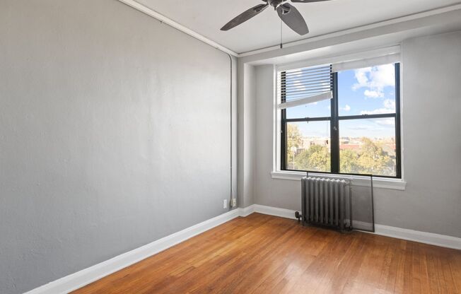 2 beds, 1 bath, 800 sqft, $1,095, Unit 401