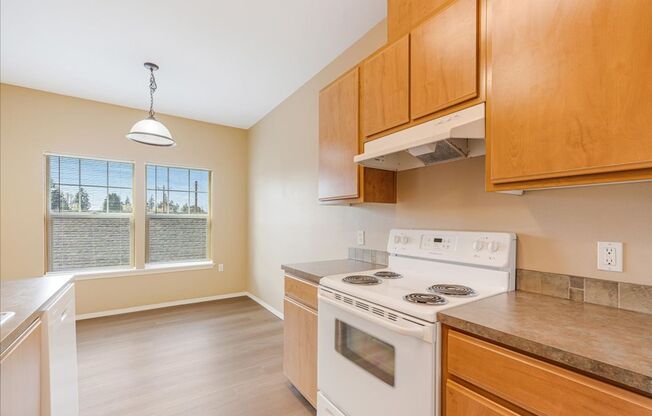 2 beds, 2 baths, 1,005 sqft, $1,400, Unit 5945-201