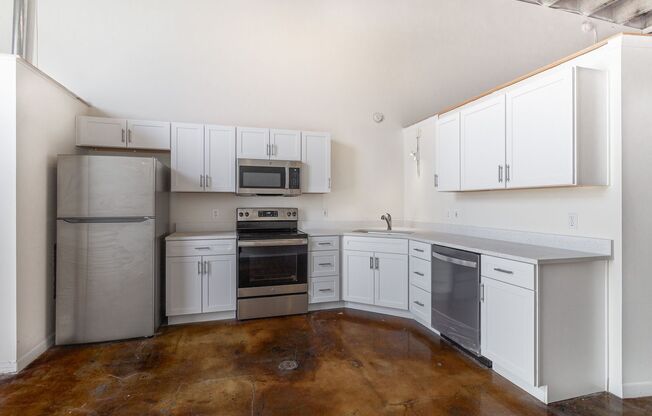 1 bed, 1 bath, 678 sqft, $1,950, Unit 520 N Orlando Ave. #136