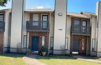 River Crossing - Near Downtown - 2BD /2.5BA - Townhome - Yard - Pet Friendly - $1500 - RENT SPECIAL