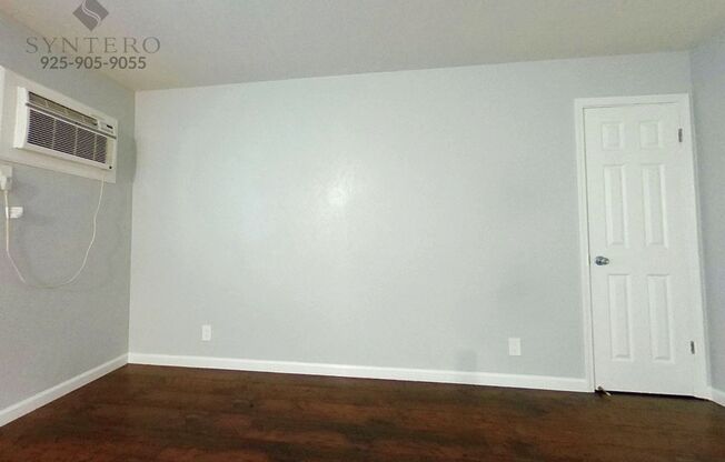 Ground Floor 2 Bedroom/1 Bath Apartment with Move-In Specials