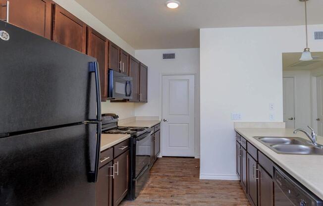 1 bed, 1 bath, 758 sqft, $1,041