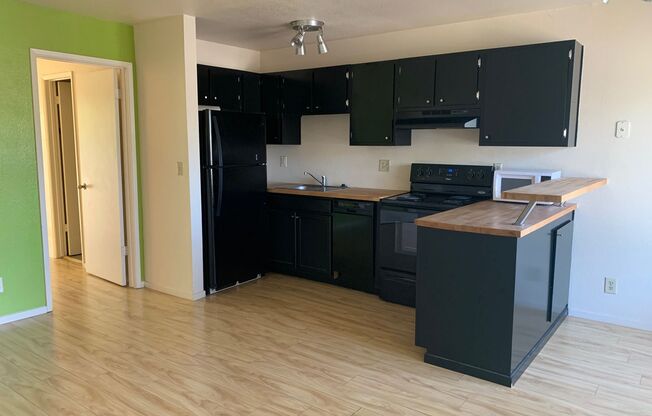 1 bed, 1 bath, 700 sqft, $1,349, Unit C