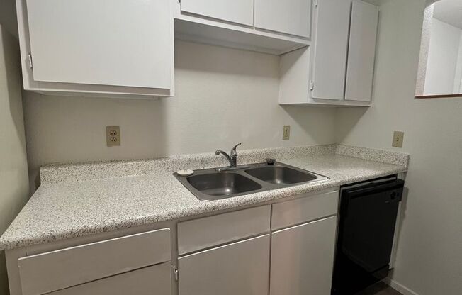 2 beds, 2 baths, 1,000 sqft, $1,225, Unit 414