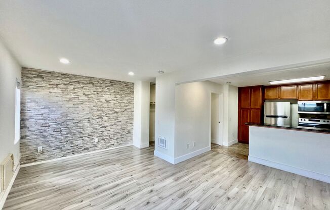 Beautiful Studio w/ reserved parking and community amenities in San Carlos!