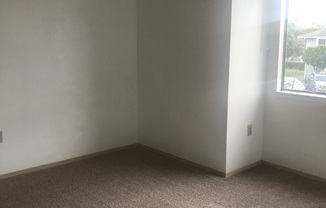 2 beds, 1 bath, $2,100