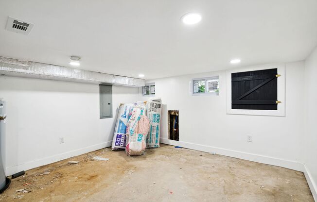 3 beds, 2.5 baths, $2,200