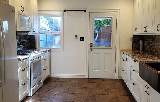 Charming 4 Bedroom Home in Convenient Bremerton Location!