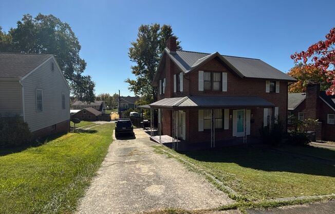 Historic 4 Bedroom 3 Bath Home Near Downtown Kingsport!