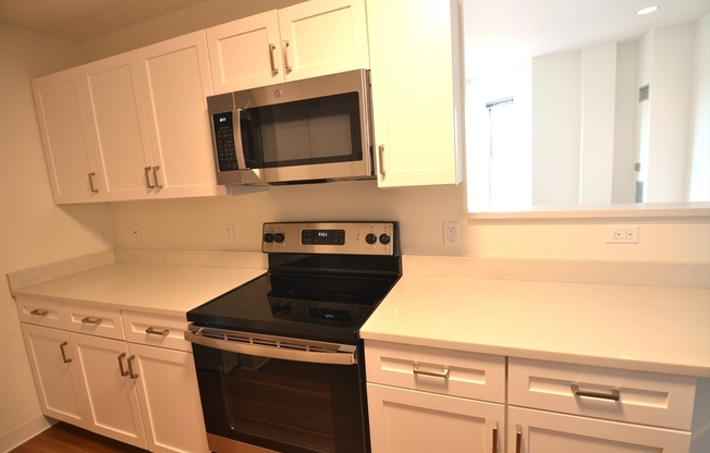 1 bed, 1 bath, 722 sqft, $3,700, Unit 713