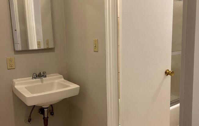 1 bed, 1 bath, 541 sqft, $1,645, Unit 1948-301