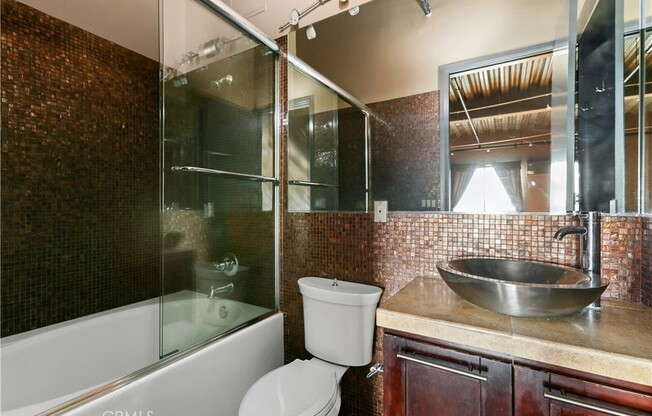 3 beds, 3 baths, 3,700 sqft, $6,990, Unit 1204