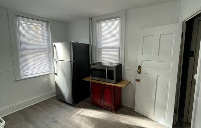 1 bed, 1 bath, $1,200, Unit Unit 1