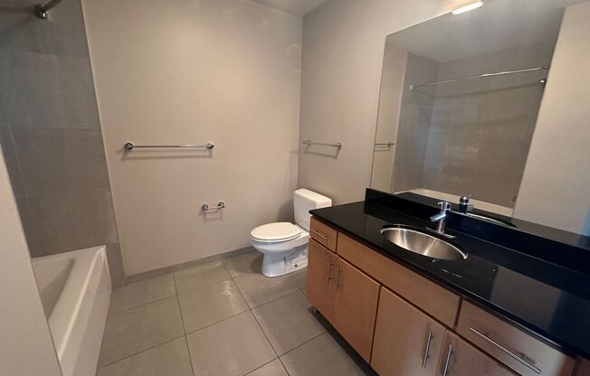 2 beds, 2 baths, 1,009 sqft, $2,050, Unit 805