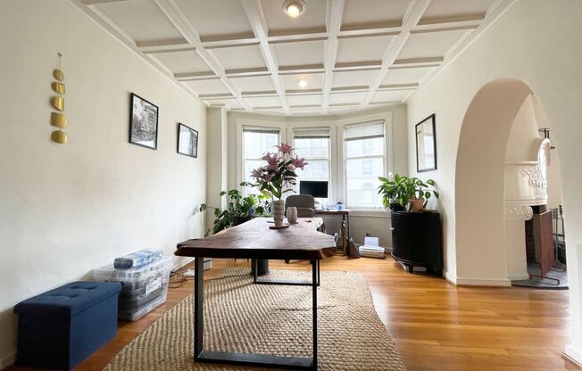 Pacific Heights: Unfurnished 2nd Floor Apt w/ Garage Parking & Shared Roof Deck