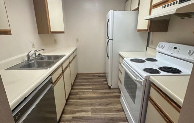 2 beds, 1 bath, $650