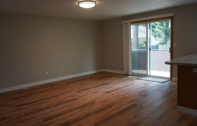 Spacious Walnut Grove 2 Story Home for Rent - 6412 NE 78th Ave