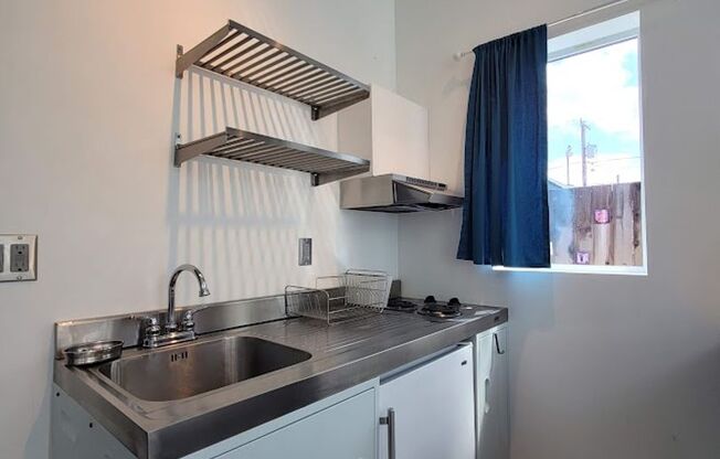 Studio, 1 bath, 375 sqft, $1,175, Unit ADU