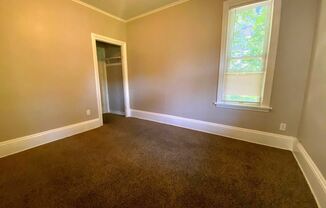 1045 Alpine NW