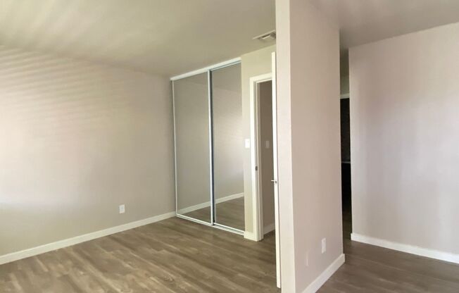 Studio, 1 bath, 360 sqft, $1,475, Unit 45