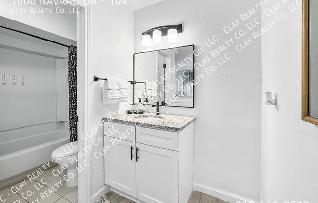1008 NAVAHO DR