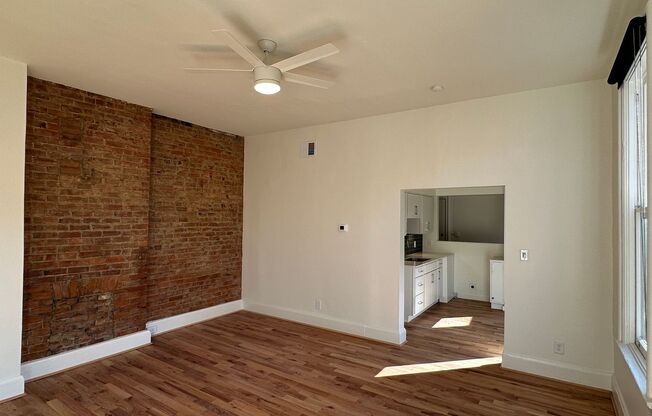 Studio, 1 bath, 475 sqft, $1,050, Unit 5