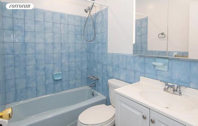 26 4 DITMARS BLVD