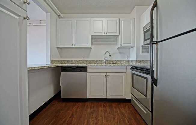 2 beds, 2 baths, 1,000 sqft, $3,900, Unit 801