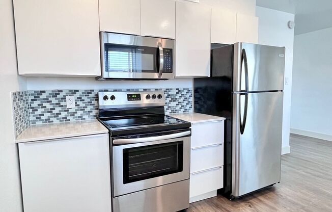 1 bed, 1 bath, 738 sqft, $1,495