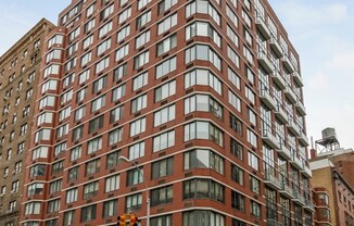 250 W 89 ST