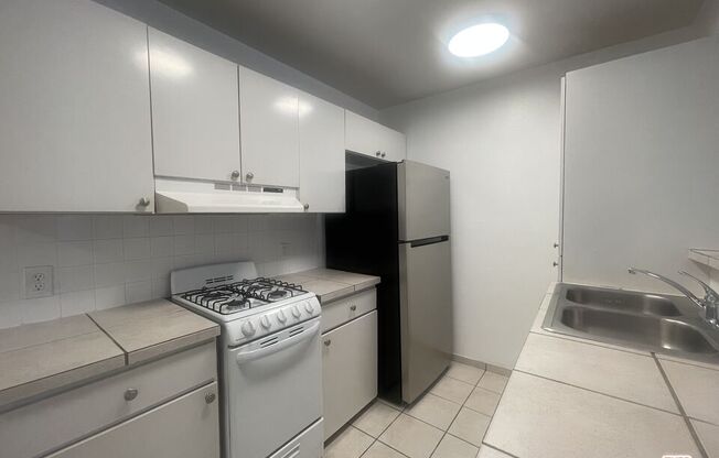 1 bed, 1 bath, 675 sqft, $1,900, Unit 209