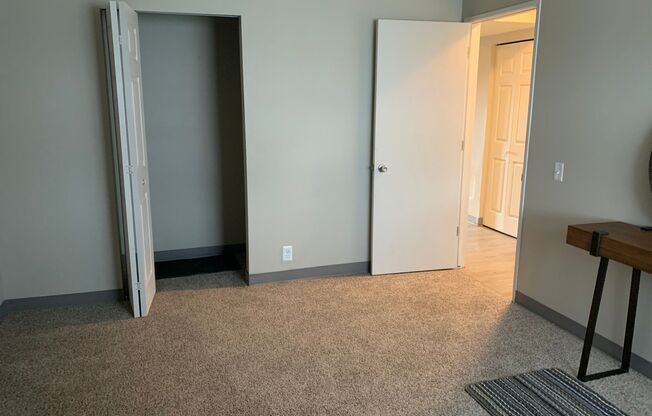 Spacious 2 bedroom in downtown location