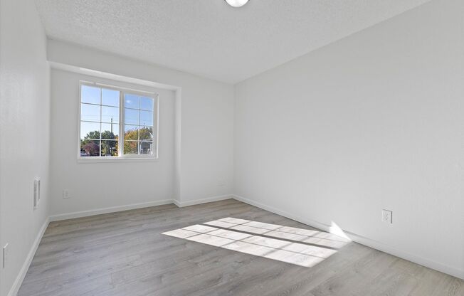1 bed, 1 bath, 690 sqft, $1,200, Unit 201