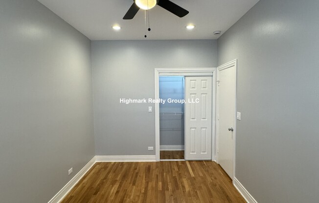 4452 N SHERIDAN