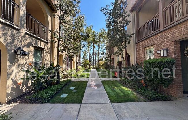 829 E CASSIA LN