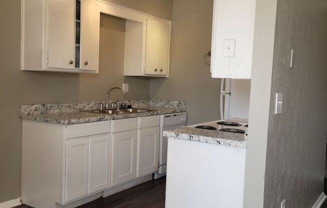 1 bed, 1 bath, 650 sqft, $725, Unit 903-4