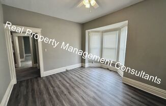 3 beds, 2 baths, $1,350, Unit Apt 1