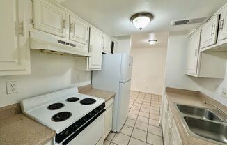 2 beds, 2 baths, 800 sqft, $1,050, Unit A