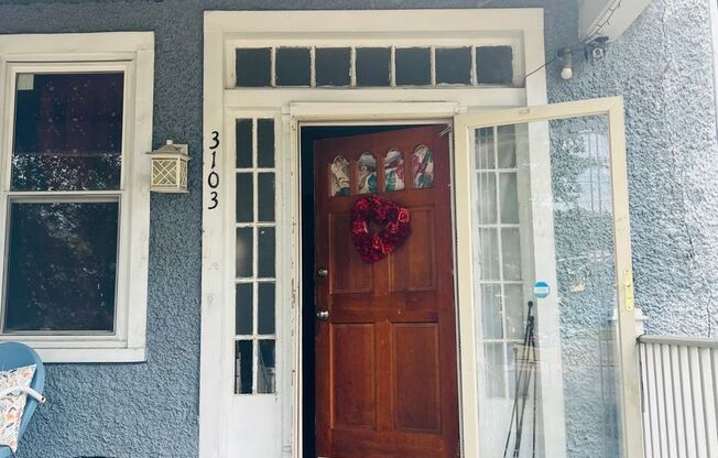 Charming 3bdrm/1.5bth Home Conveniently Located in Richmond's North Highland Park Subdivision w/Private Balcony!!