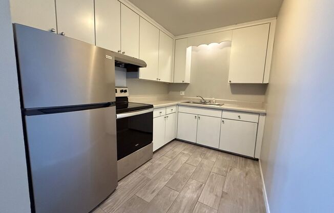 2 beds, 1 bath, 1,000 sqft, $1,195, Unit B24