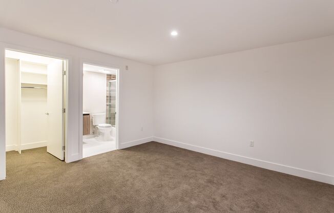 1 bed, 1.5 baths, 965 sqft, $3,300, Unit 1616 - 210