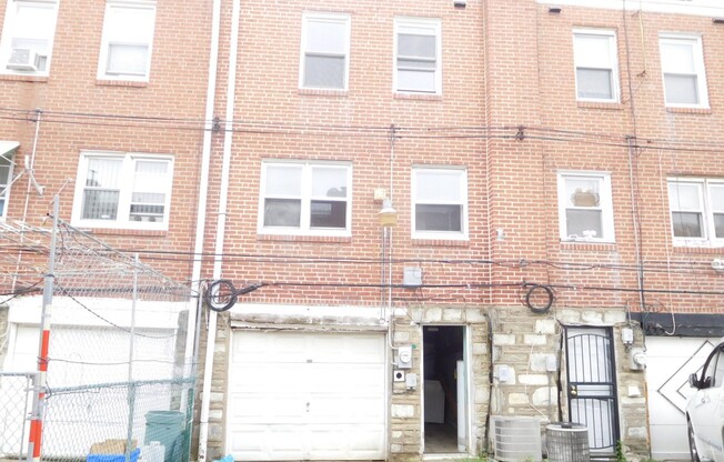 6746 Oakland St.