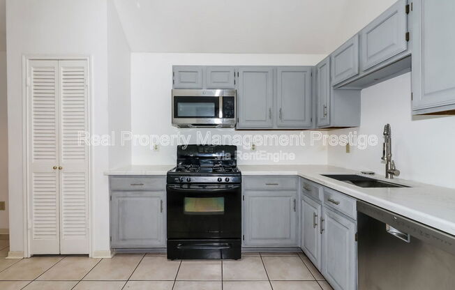 1331 NEW CEDARS DR