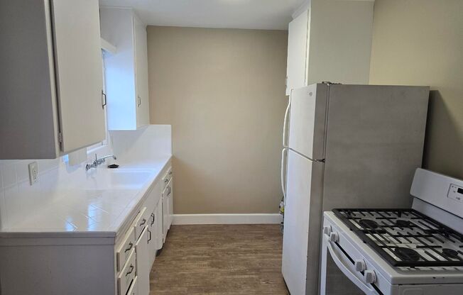 LAST 1 Bedroom/ 1 Bathroom Apartment Available!