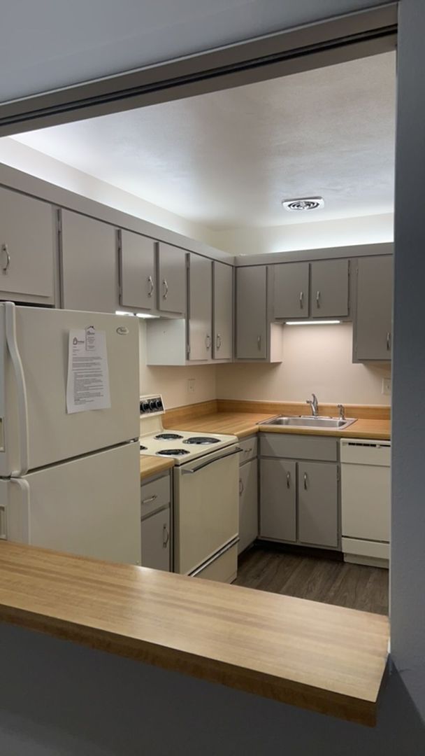 Lake Terrace Apartments