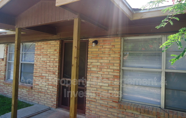 2401 GUMWOOD AVE