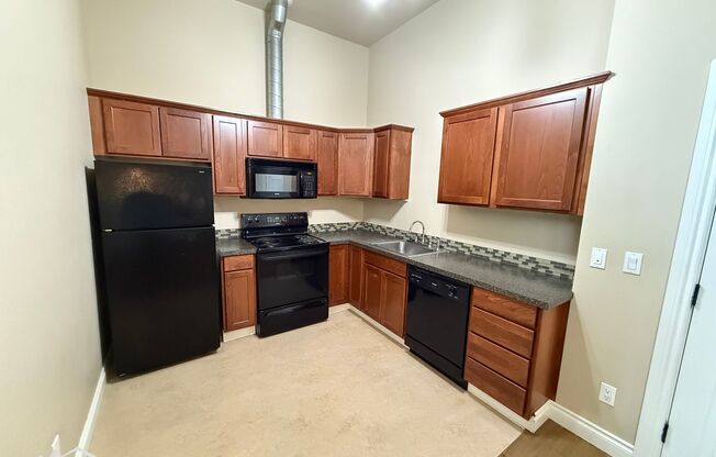 1 bed, 1 bath, 450 sqft, $850, Unit 206