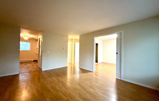 2 beds, 1 bath, $1,649, Unit 03