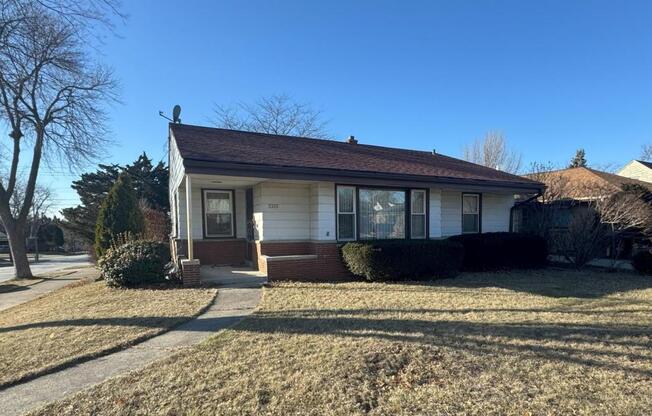 3203 N 94 ST